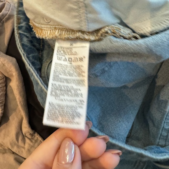 Old navy plus size distressed High rise OG straight jean shorts. Size 20 - Picture 6 of 10